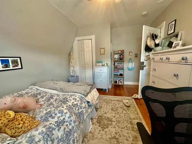 Building Photo - 135-137 Nonantum Unit 1