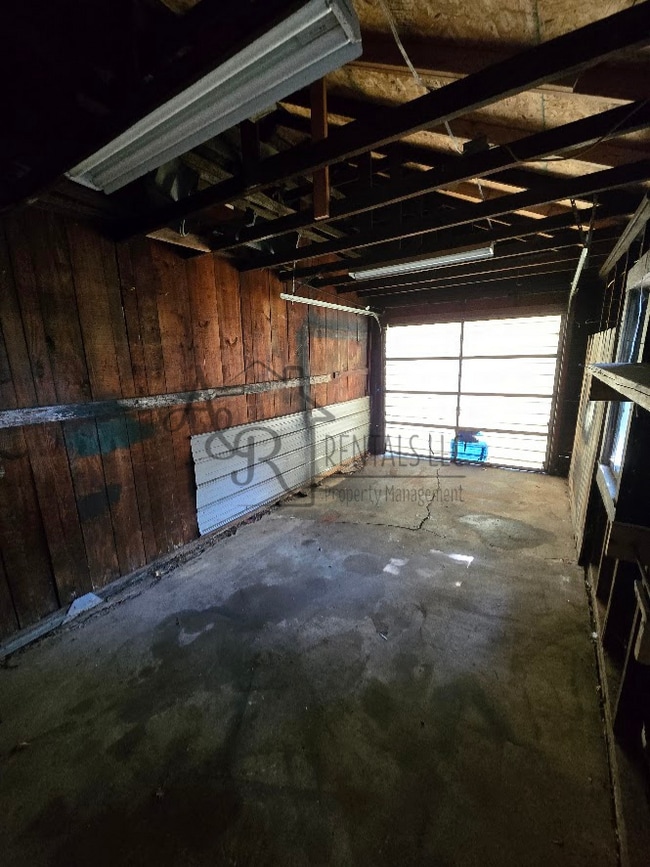 Building Photo - 103 E 17th St