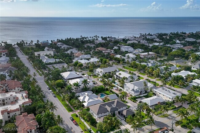 Building Photo - 295 5th Ave S