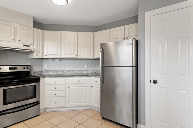 Building Photo - 918 Old Zebulon Rd