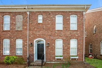 Building Photo - 8602 Beaver Creek Dr