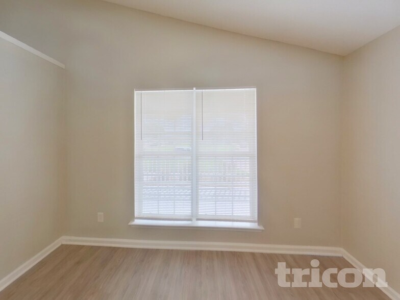 Building Photo - 141 Whixley Ln