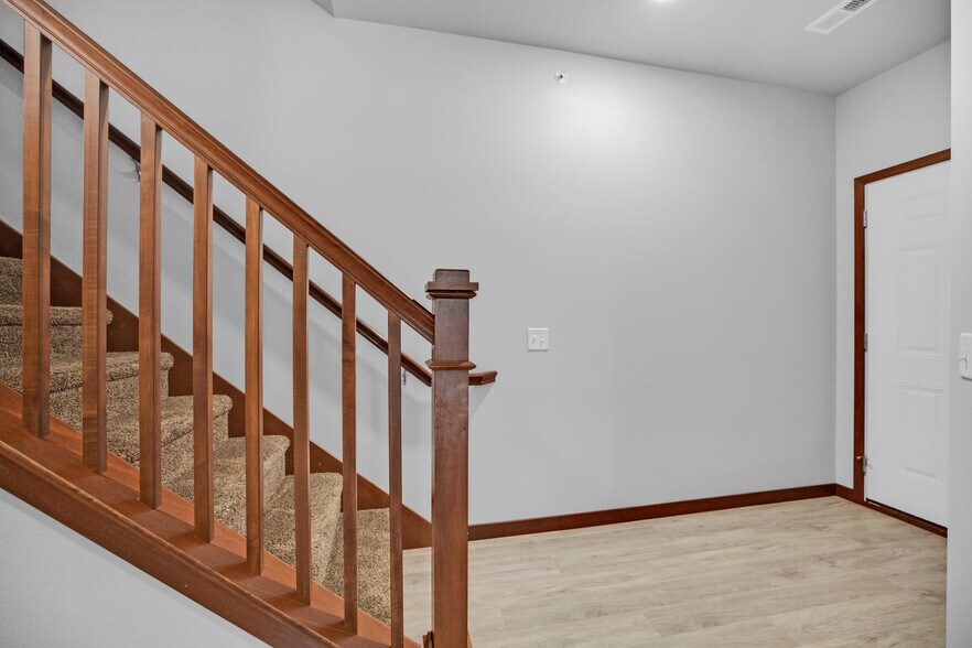 Building Photo - 6410 Driscoll Dr