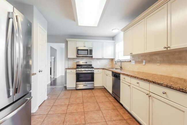 Building Photo - 13607 Country Pine Ct