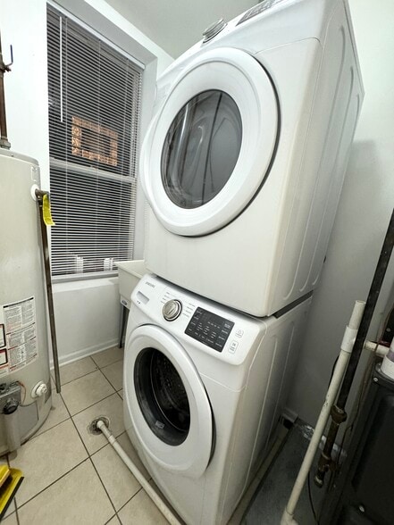 Building Photo - 240 W 24th St