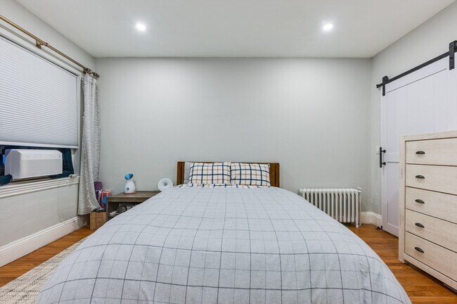 Building Photo - 86 Jersey St