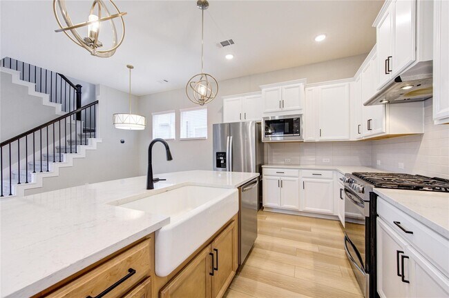 Building Photo - 18515 Parkland Row Dr