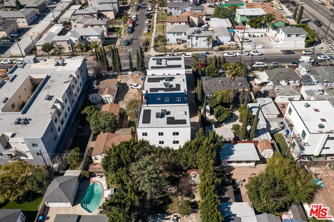 Building Photo - 6336 Beck Ave