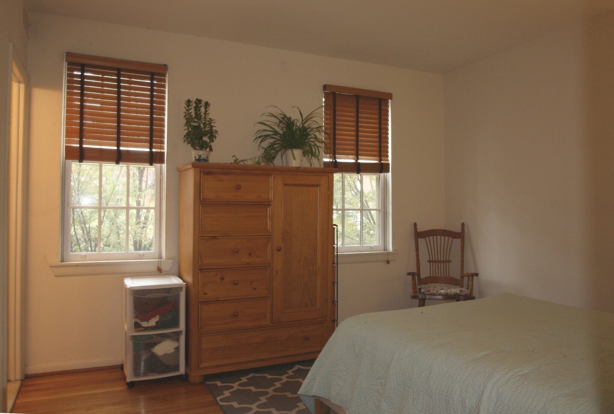 Separate Bedroom - 935 Lombard St
