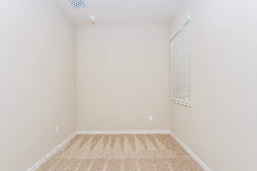 Building Photo - 1723 Party Pl