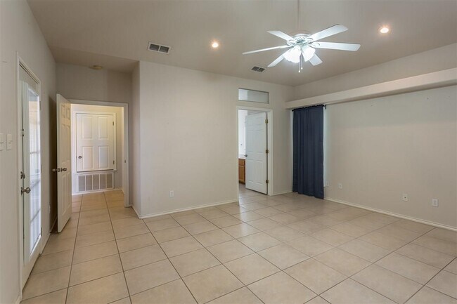 Building Photo - 309 Boulder Ridge Dr