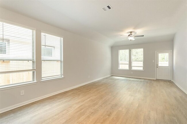 Building Photo - 14717 Pinion Ct