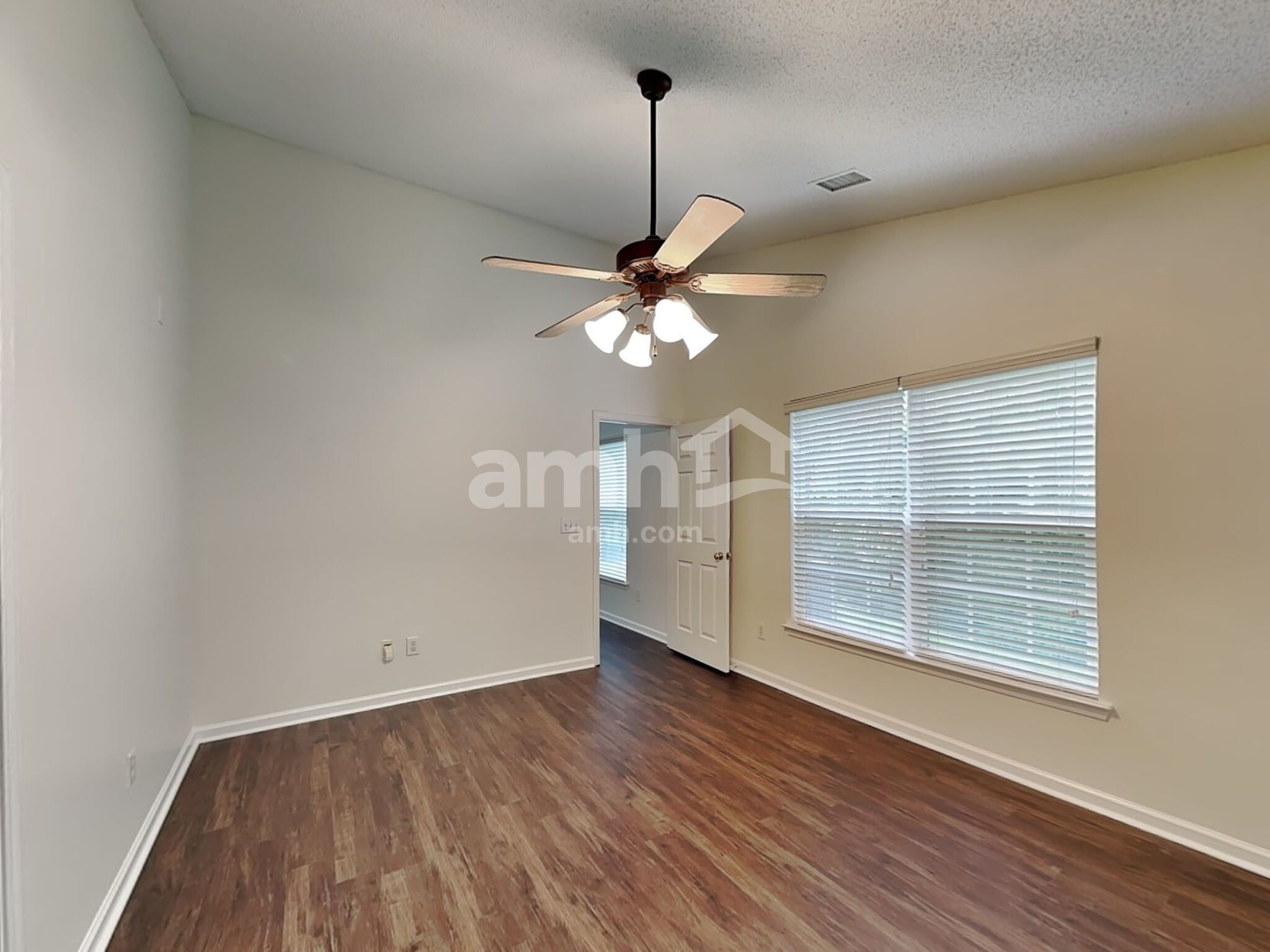 Building Photo - 8526 Appledale Dr