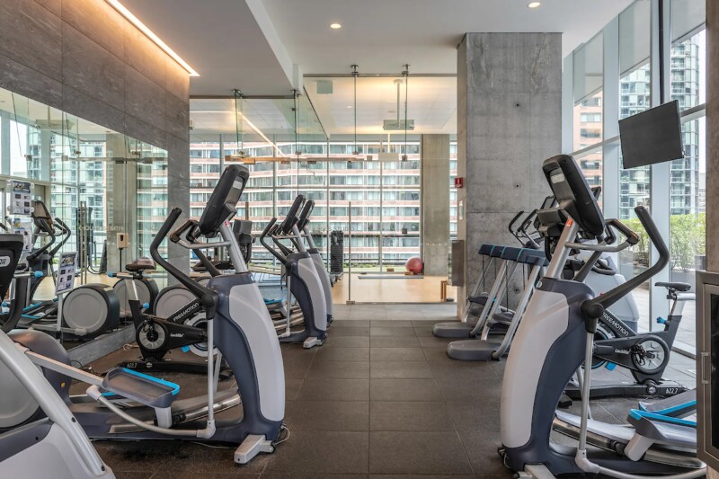 Building Photo - 235 E Illinois St