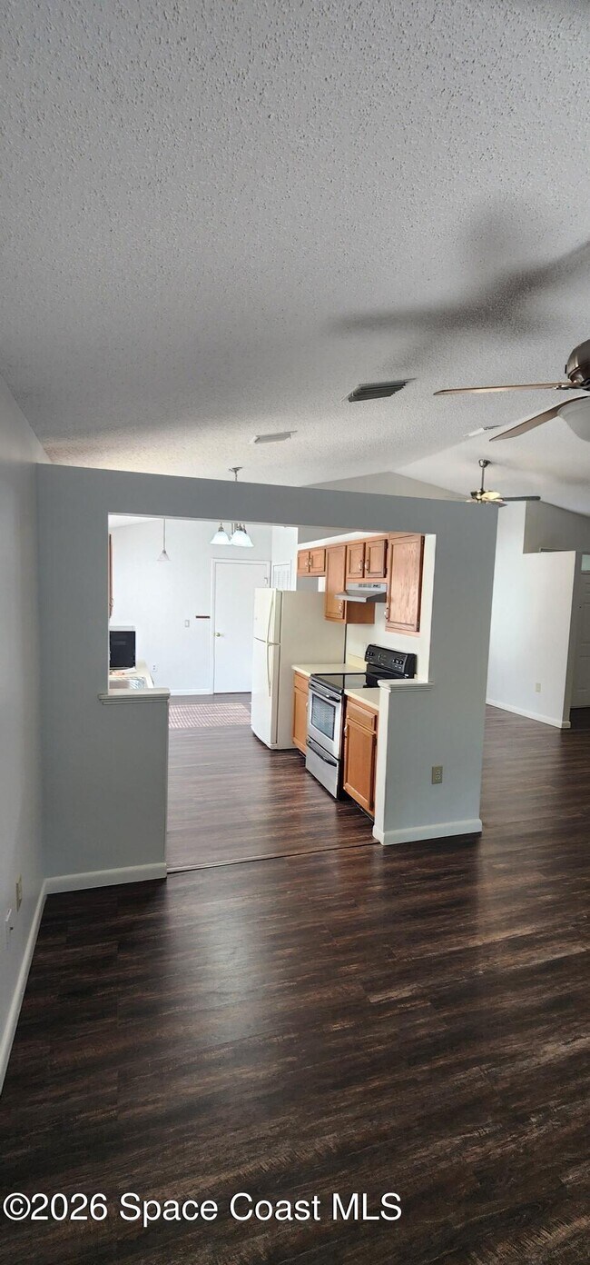 Building Photo - 4024 Pinyon Dr