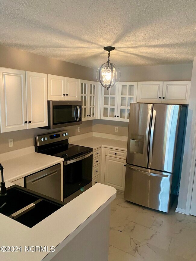 Building Photo - 523 Spring Forest Rd