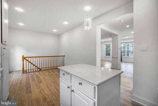 Building Photo - 43782 Brookline Terrace