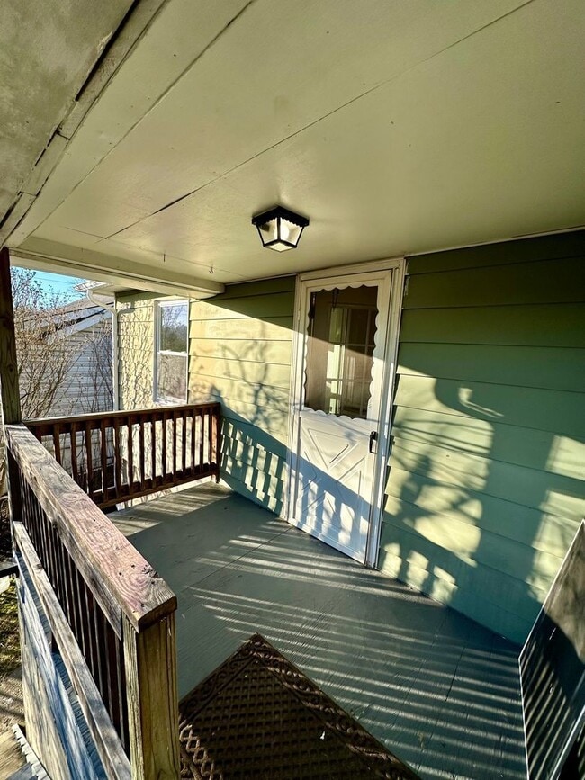 Building Photo - 8 Cord St