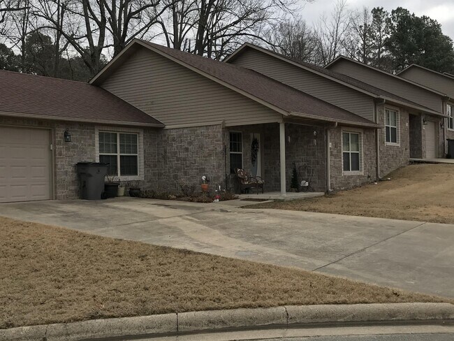 Building Photo - 1405 S 12th St