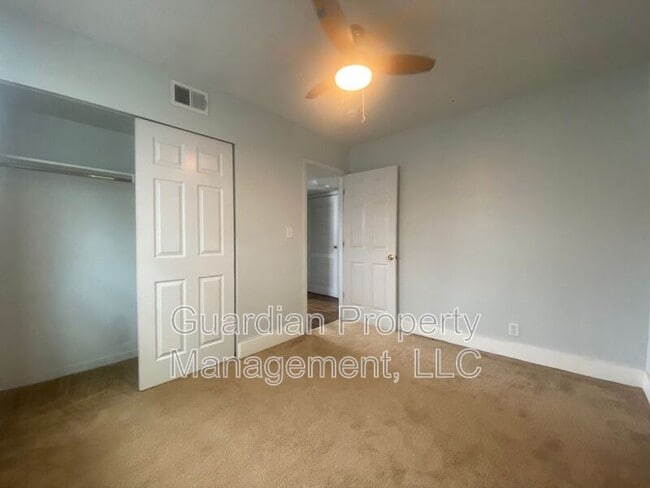 Building Photo - 519.5 W 8th St