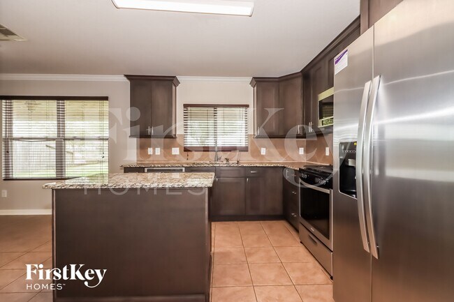 Building Photo - 5631 Cinnamon Lake Dr