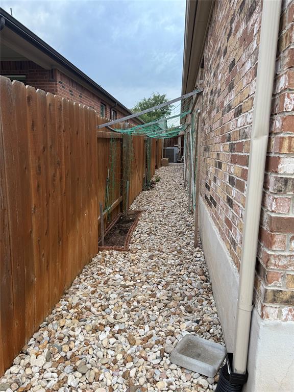 Building Photo - 1824 Stinnett Dr