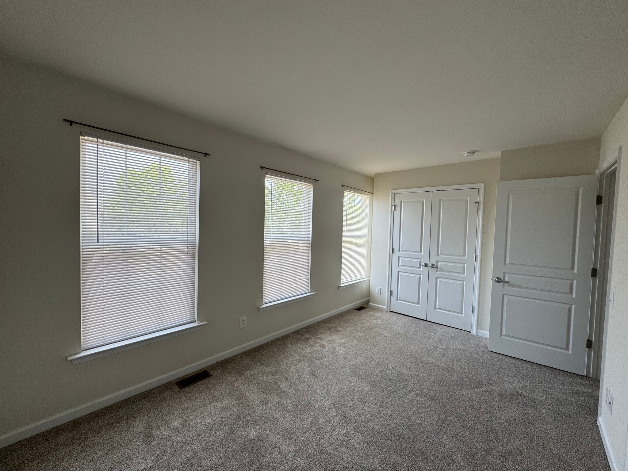 Bedroom 1 - 1540 Artisan Ct