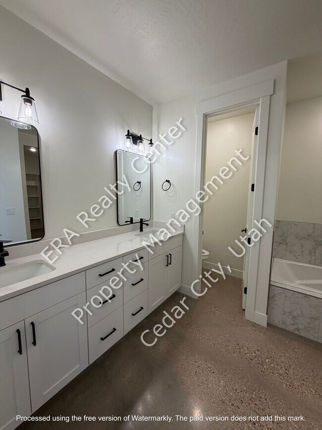 Building Photo - Newer Construction - 4 bedroom- 2 bath Single Family Home