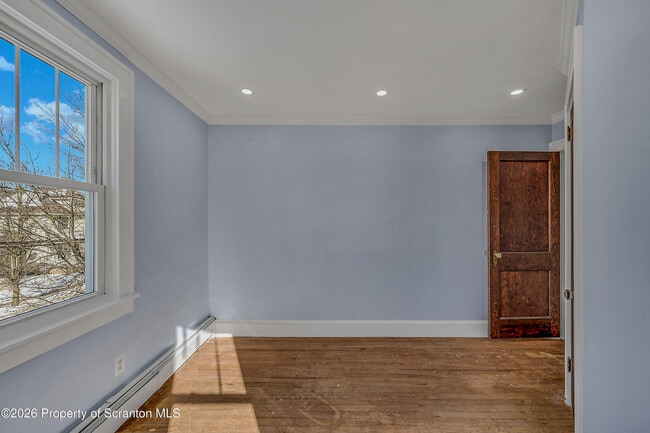 Building Photo - 2124 Shawnee Ave