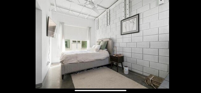 Building Photo - 4801 S Congress Ave