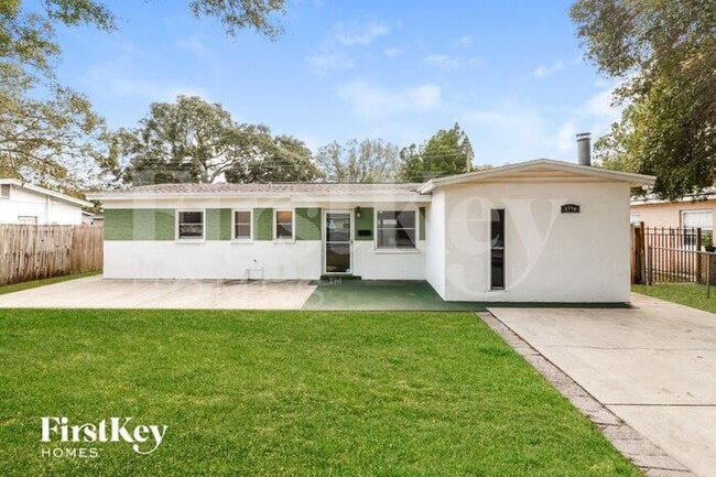 Primary Photo - 5770 93rd Ave N