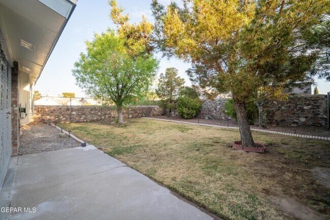 Building Photo - 588 Mogollon Cir
