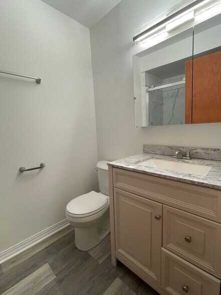 Building Photo - 1844 W Henderson St