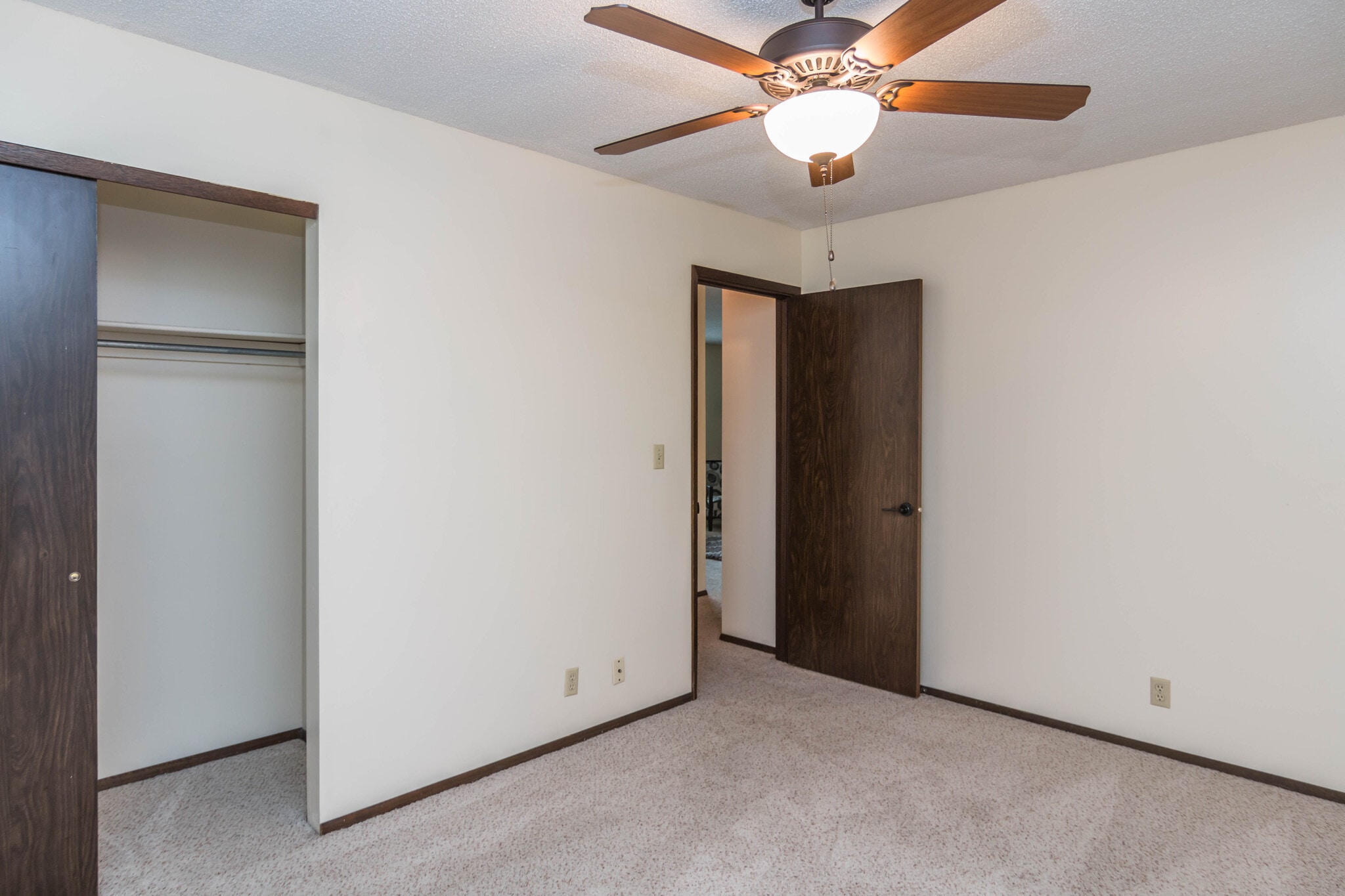 Building Photo - 811 Dondee Dr