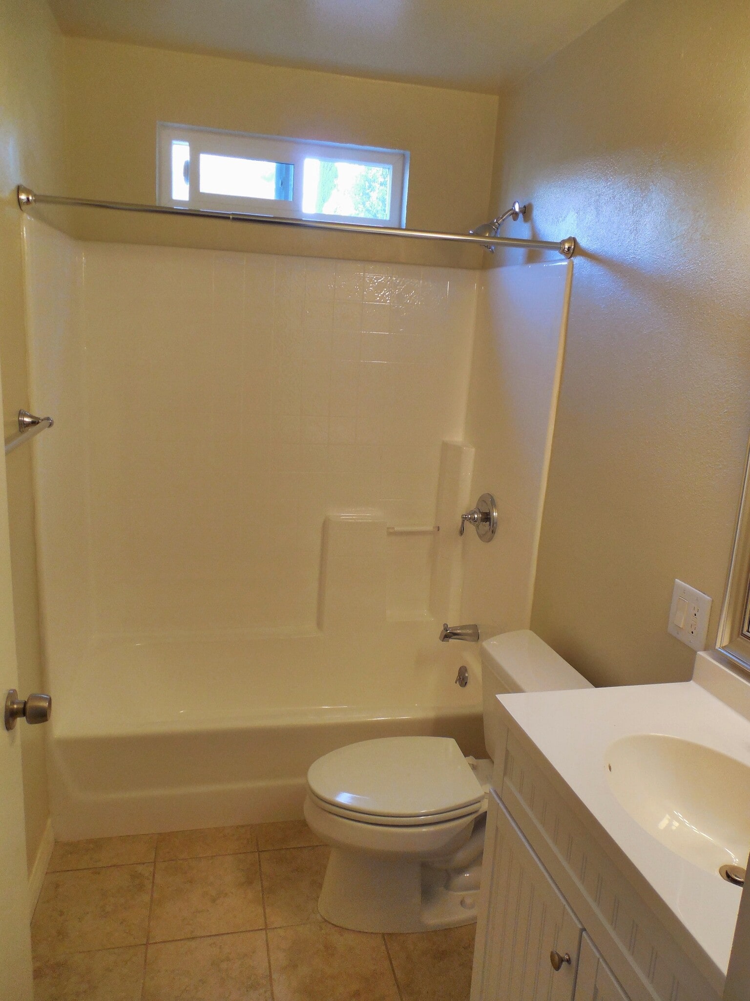 One Full Bathroom - 2026 -2028 Clyde Ave