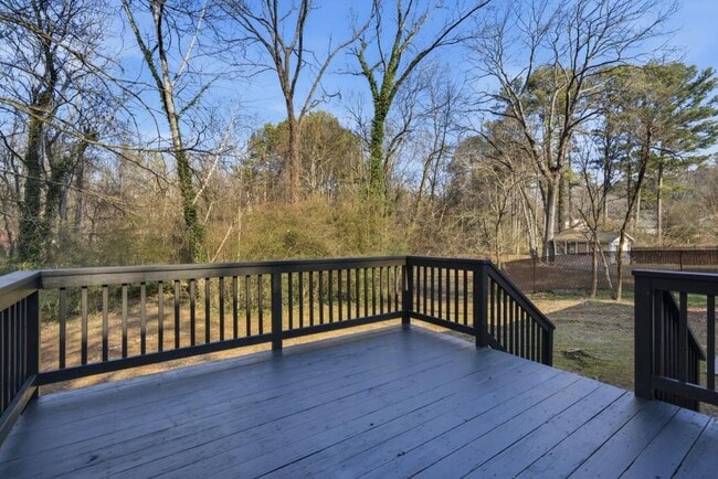 Building Photo - 2751 Cedarbrook Dr