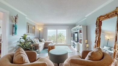 Building Photo - 1120 N Shore Dr NE