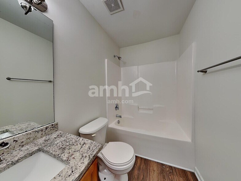 Building Photo - 1568 Pebble Ridge Dr