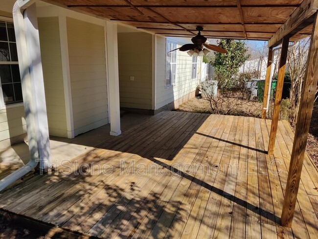 Building Photo - 5748 Ebley Ln