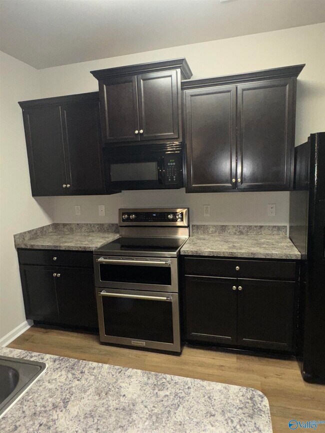 Building Photo - 115 Oak Terrace Ln