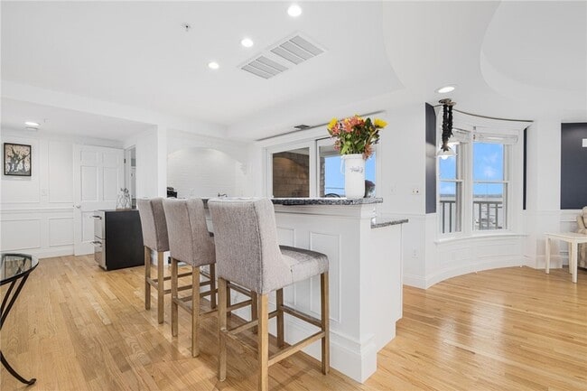 Building Photo - 53 Conanicus Ave