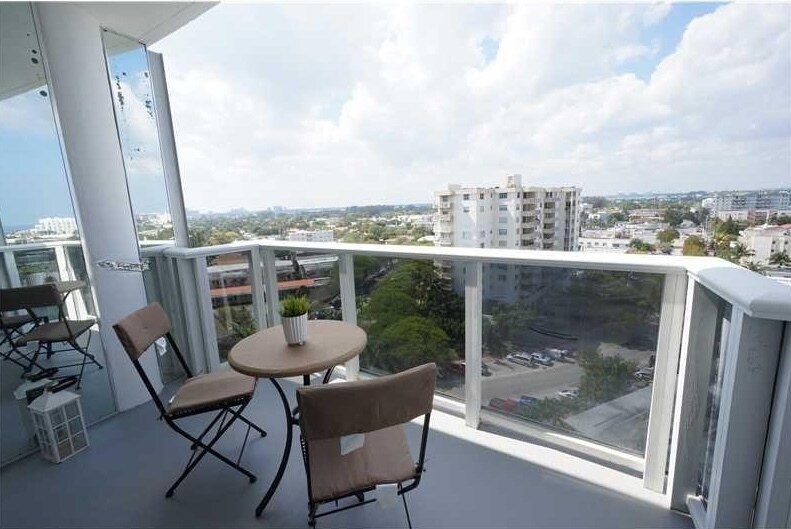 Balcony - 900 Bay Dr