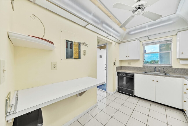 Building Photo - 6200 NW 44th St