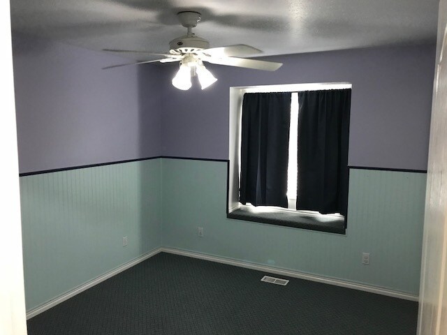 Building Photo - Beautiful home in Clinton with sport pad and playground