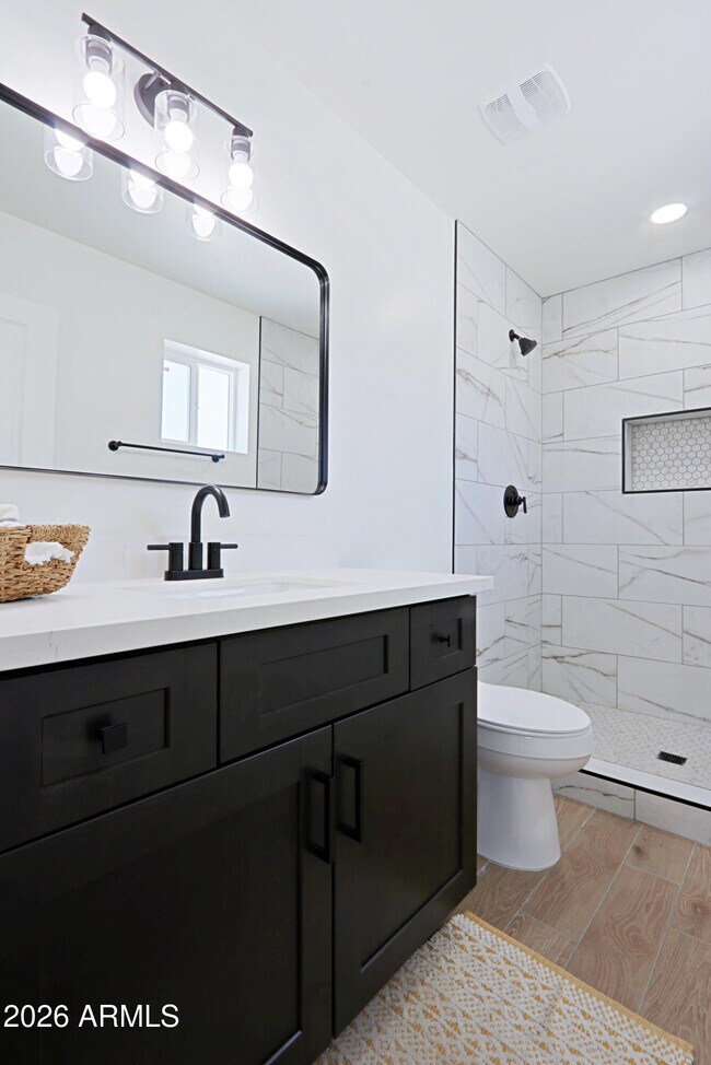 Building Photo - 454 S Pioneer