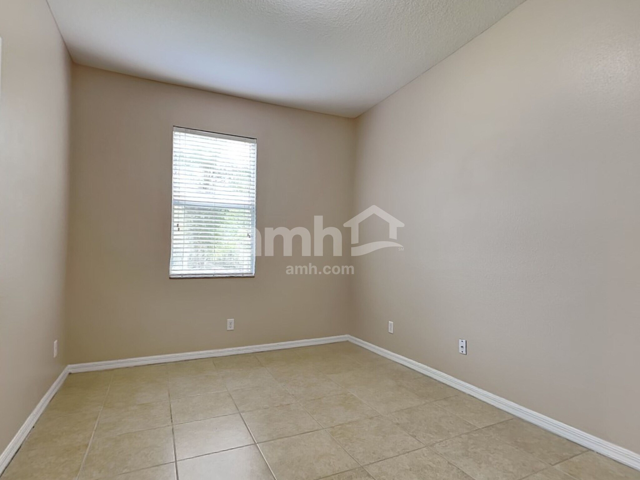 Building Photo - 5402 Coral Shell Way
