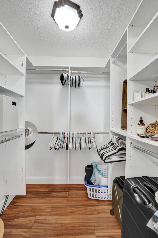 Building Photo - 9841 NW 9th Ct