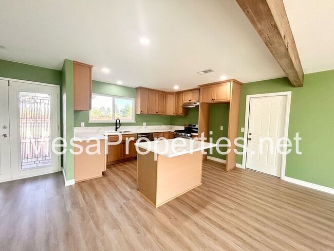 Building Photo - 16559 Manzanita St