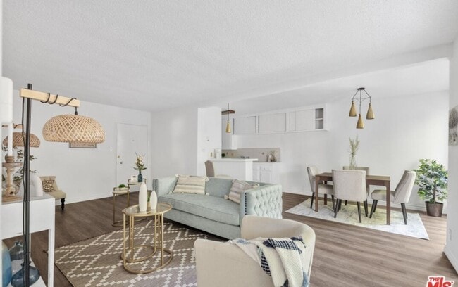 Building Photo - 2621 S Centinela Ave