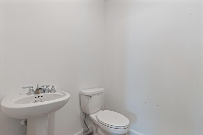 Building Photo - 11074 Pondside Ln